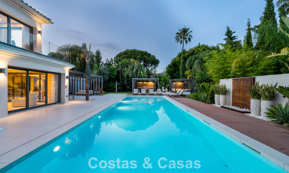 Villa moderna de lujo con piscina climatizada en venta en el Valle del Golf de Nueva Andalucía, Marbella 801944