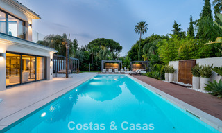 Villa moderna de lujo con piscina climatizada en venta en el Valle del Golf de Nueva Andalucía, Marbella 801944 