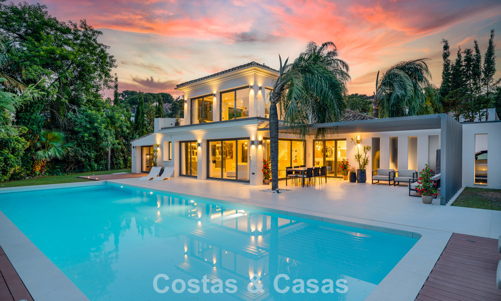 Villa moderna de lujo con piscina climatizada en venta en el Valle del Golf de Nueva Andalucía, Marbella 801947