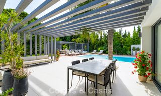 Villa moderna de lujo con piscina climatizada en venta en el Valle del Golf de Nueva Andalucía, Marbella 801955 