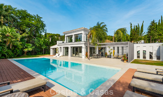 Villa moderna de lujo con piscina climatizada en venta en el Valle del Golf de Nueva Andalucía, Marbella 801960 