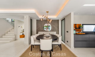 Villa moderna de lujo con piscina climatizada en venta en el Valle del Golf de Nueva Andalucía, Marbella 801963 