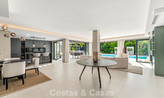 Villa moderna de lujo con piscina climatizada en venta en el Valle del Golf de Nueva Andalucía, Marbella 801964 