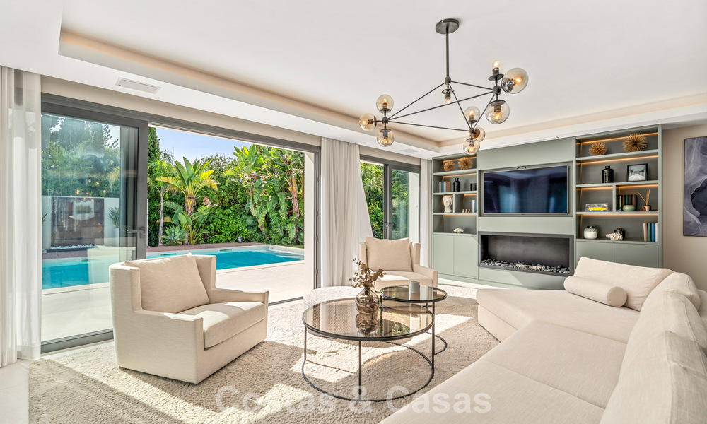Villa moderna de lujo con piscina climatizada en venta en el Valle del Golf de Nueva Andalucía, Marbella 801968