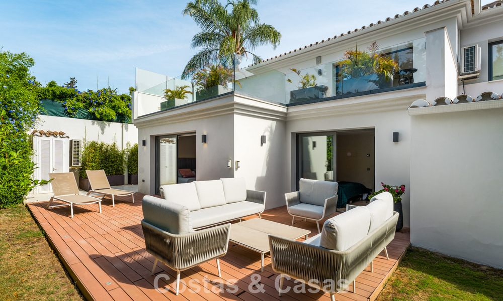 Villa moderna de lujo con piscina climatizada en venta en el Valle del Golf de Nueva Andalucía, Marbella 801977