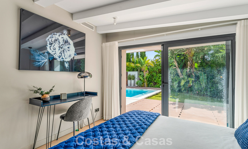 Villa moderna de lujo con piscina climatizada en venta en el Valle del Golf de Nueva Andalucía, Marbella 801979