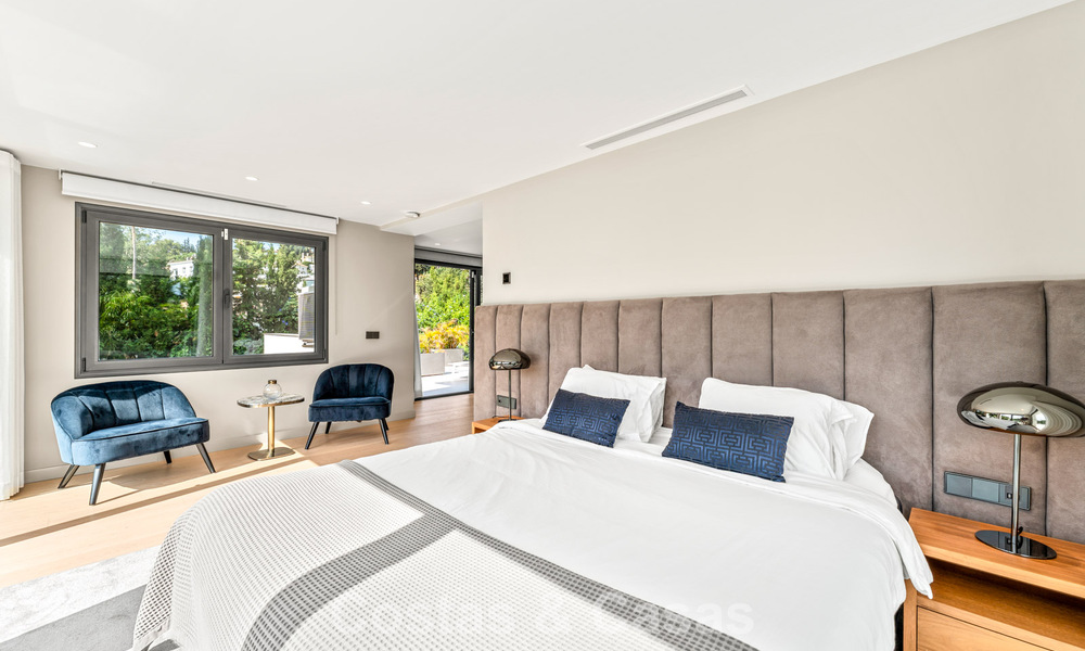 Villa moderna de lujo con piscina climatizada en venta en el Valle del Golf de Nueva Andalucía, Marbella 801984