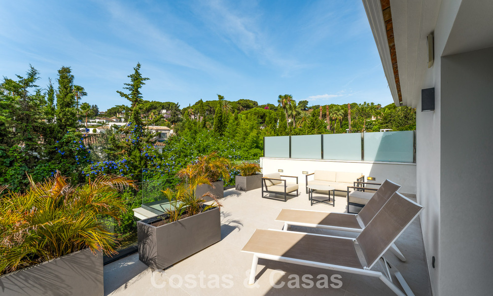Villa moderna de lujo con piscina climatizada en venta en el Valle del Golf de Nueva Andalucía, Marbella 801992