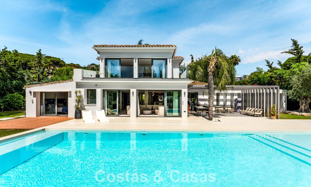 Villa moderna de lujo con piscina climatizada en venta en el Valle del Golf de Nueva Andalucía, Marbella 802004