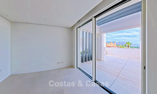 Modernos apartamentos de obra nueva con vistas panorámicas al mar en venta cerca de Elviria, Marbella Este 802047 