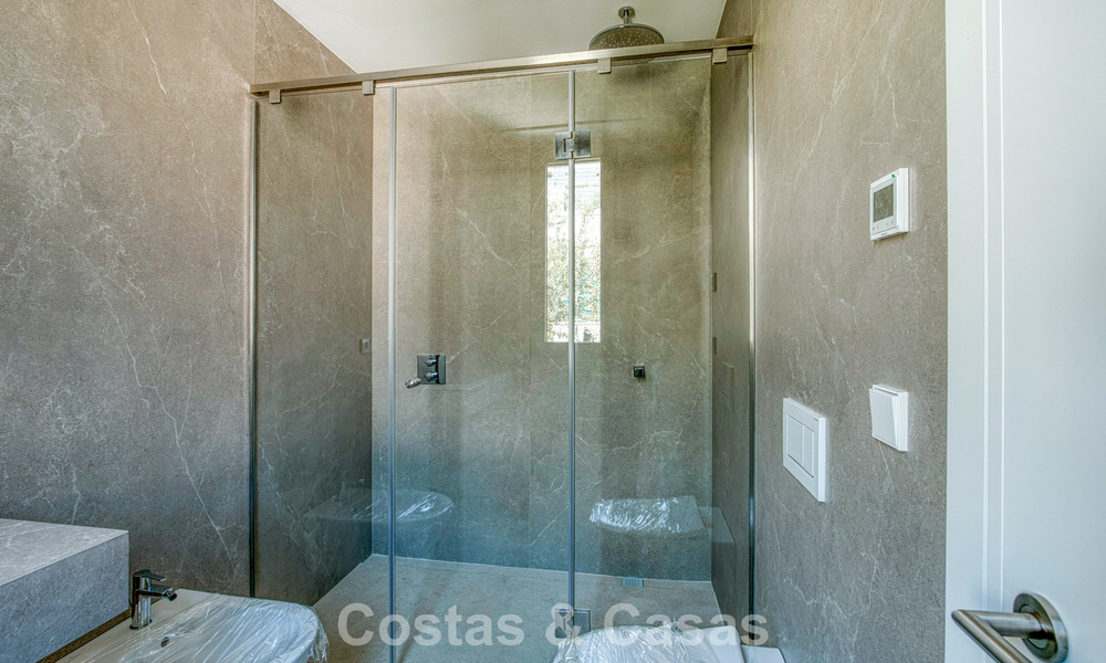 Villa nueva de lujo moderna con vistas panorámicas al mar en venta en las colinas de Marbella - Benahavís 802095