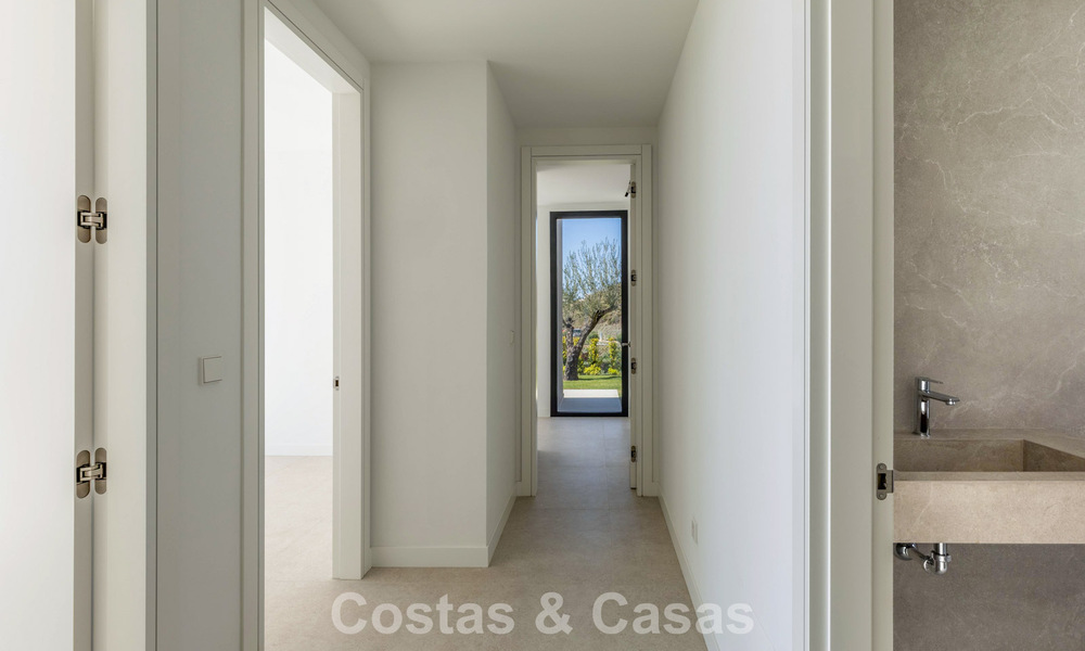 Villa nueva de lujo moderna con vistas panorámicas al mar en venta en las colinas de Marbella - Benahavís 802115
