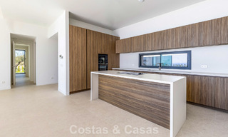 Villa nueva de lujo moderna con vistas panorámicas al mar en venta en las colinas de Marbella - Benahavís 802117 