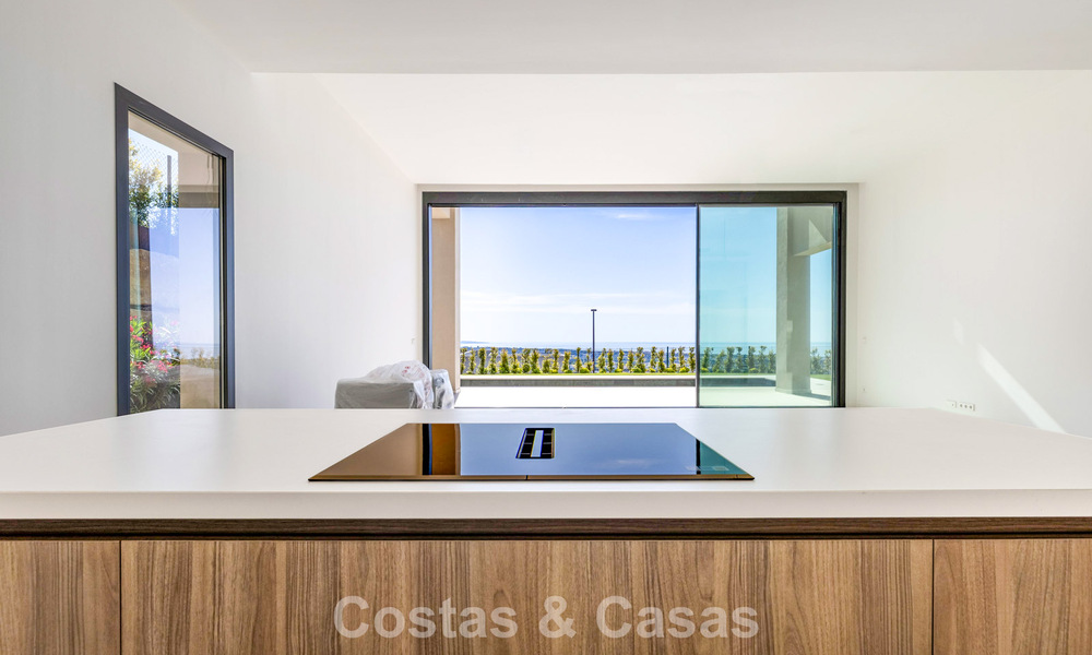 Villa nueva de lujo moderna con vistas panorámicas al mar en venta en las colinas de Marbella - Benahavís 802118