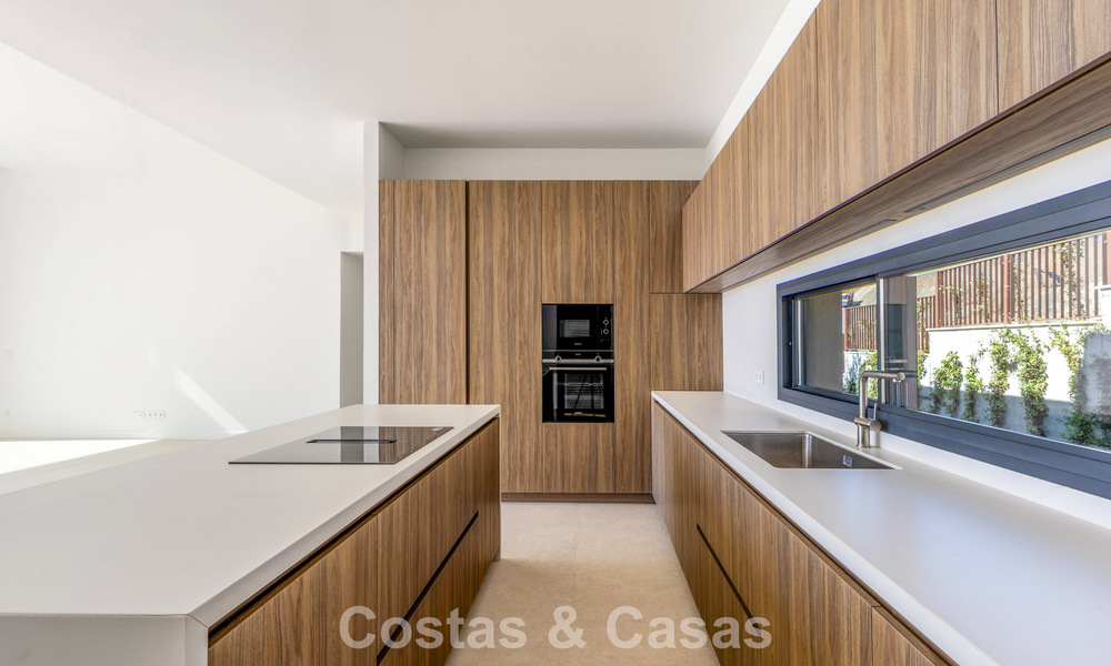Villa nueva de lujo moderna con vistas panorámicas al mar en venta en las colinas de Marbella - Benahavís 802119