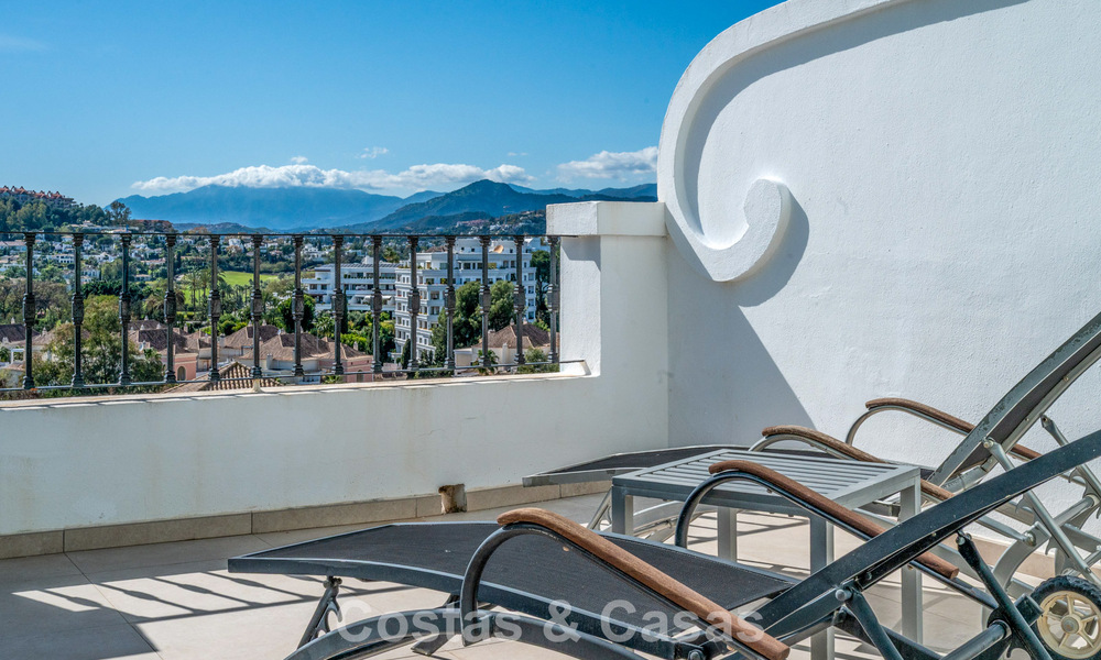 Encantadora adosada en venta en un complejo de estilo andaluz cerca de los servicios en Nueva Andalucía, Marbella 802345