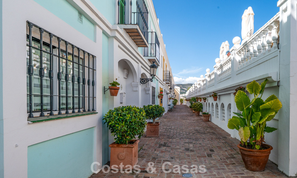 Encantadora adosada en venta en un complejo de estilo andaluz cerca de los servicios en Nueva Andalucía, Marbella 802349