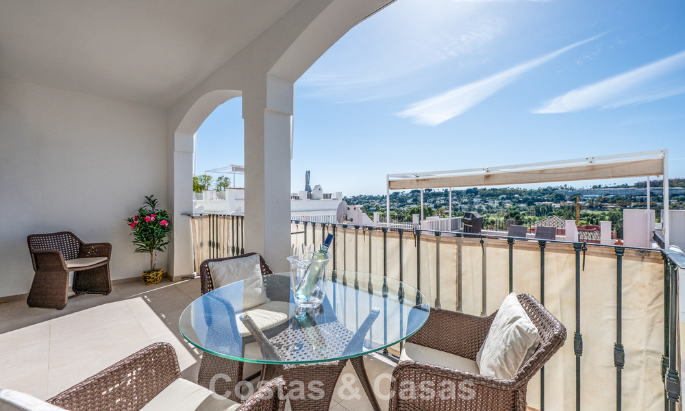 Encantadora adosada en venta en un complejo de estilo andaluz cerca de los servicios en Nueva Andalucía, Marbella 802356