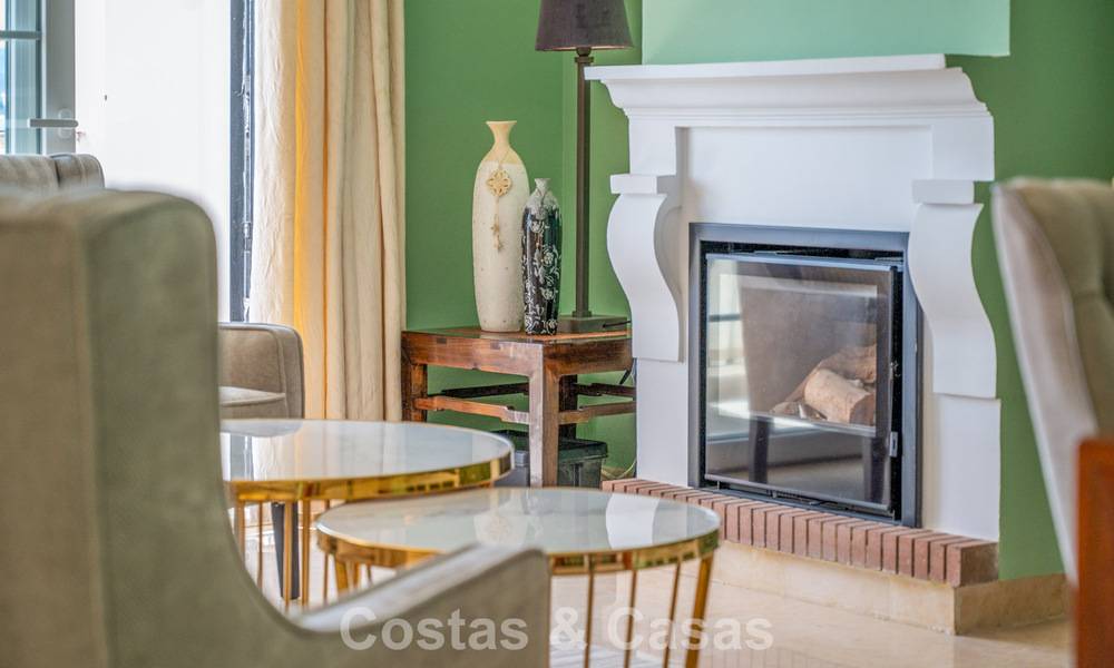 Encantadora adosada en venta en un complejo de estilo andaluz cerca de los servicios en Nueva Andalucía, Marbella 802357