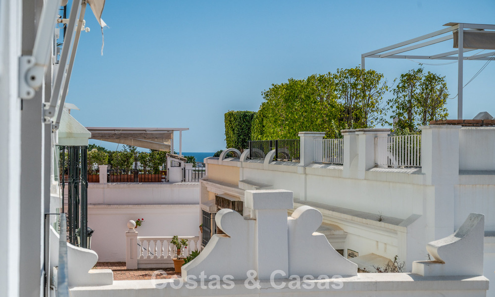 Encantadora adosada en venta en un complejo de estilo andaluz cerca de los servicios en Nueva Andalucía, Marbella 802361