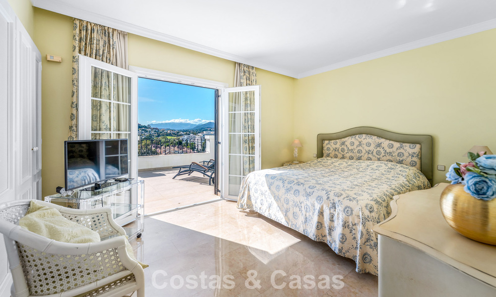 Encantadora adosada en venta en un complejo de estilo andaluz cerca de los servicios en Nueva Andalucía, Marbella 802370