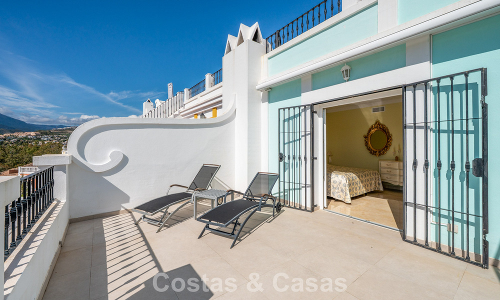 Encantadora adosada en venta en un complejo de estilo andaluz cerca de los servicios en Nueva Andalucía, Marbella 802379
