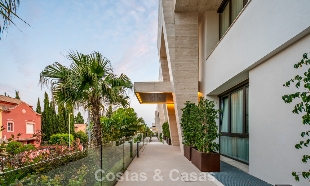 Exclusivo apartamento dúplex con interior Fendi en venta en la Milla de Oro de Marbella 802291