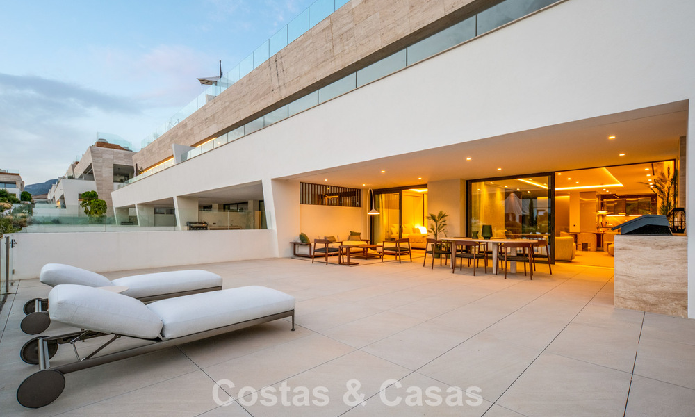 Exclusivo apartamento dúplex con interior Fendi en venta en la Milla de Oro de Marbella 802295