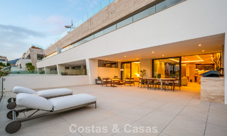 Exclusivo apartamento dúplex con interior Fendi en venta en la Milla de Oro de Marbella 802295 