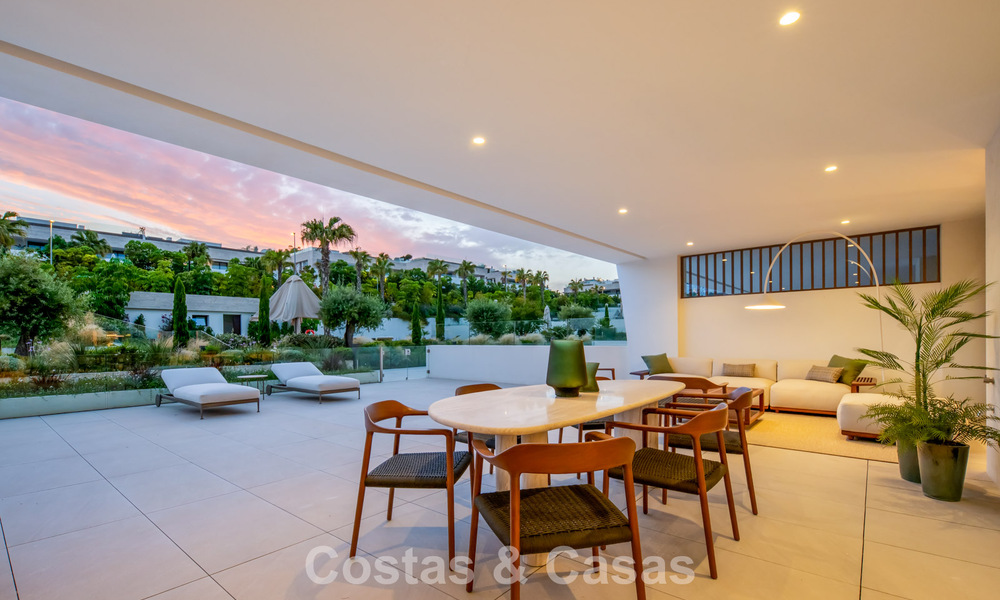 Exclusivo apartamento dúplex con interior Fendi en venta en la Milla de Oro de Marbella 802296