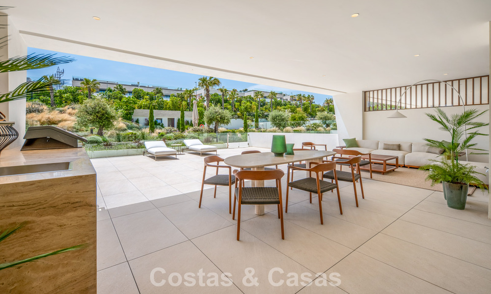 Exclusivo apartamento dúplex con interior Fendi en venta en la Milla de Oro de Marbella 802302