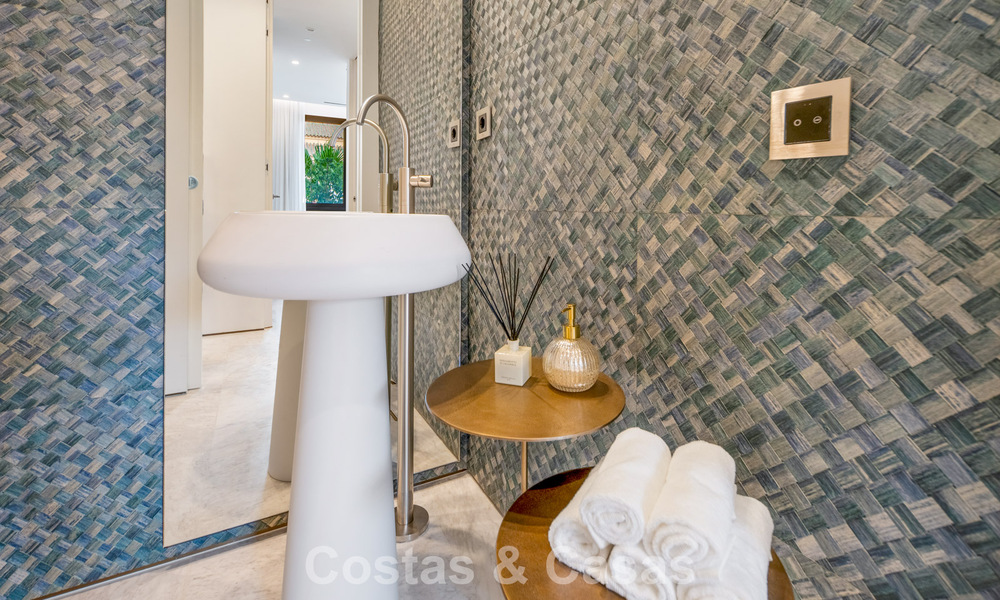 Exclusivo apartamento dúplex con interior Fendi en venta en la Milla de Oro de Marbella 802308