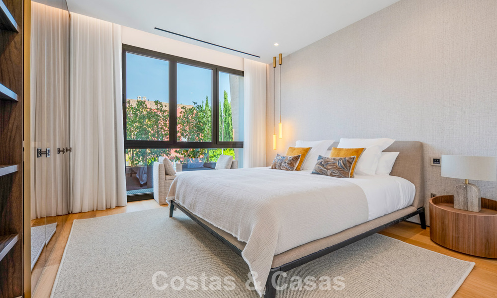 Exclusivo apartamento dúplex con interior Fendi en venta en la Milla de Oro de Marbella 802310