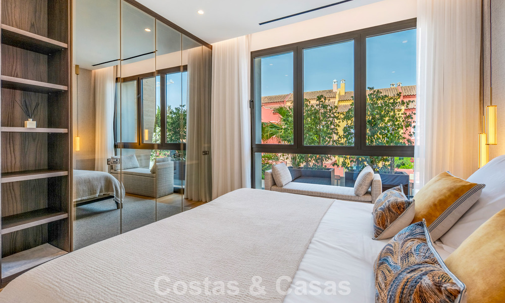 Exclusivo apartamento dúplex con interior Fendi en venta en la Milla de Oro de Marbella 802311