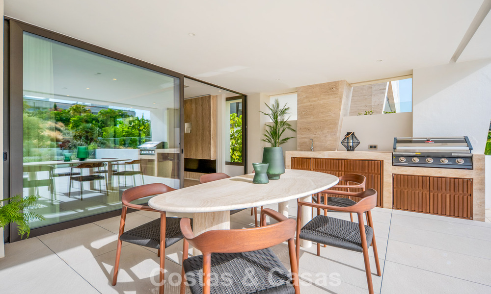 Exclusivo apartamento dúplex con interior Fendi en venta en la Milla de Oro de Marbella 802318