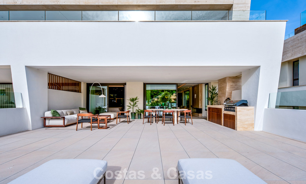 Exclusivo apartamento dúplex con interior Fendi en venta en la Milla de Oro de Marbella 802319