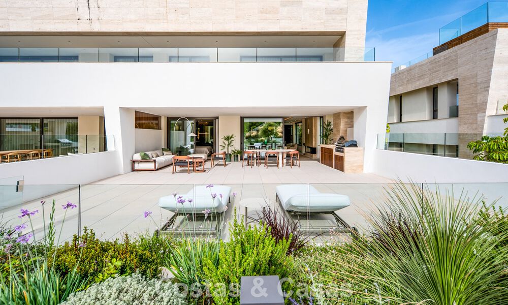 Exclusivo apartamento dúplex con interior Fendi en venta en la Milla de Oro de Marbella 802320
