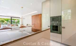 Exclusivo apartamento dúplex con interior Fendi en venta en la Milla de Oro de Marbella 802327 