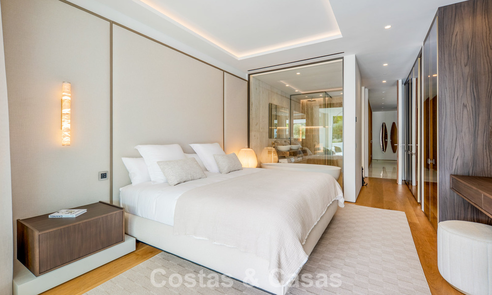 Exclusivo apartamento dúplex con interior Fendi en venta en la Milla de Oro de Marbella 802329