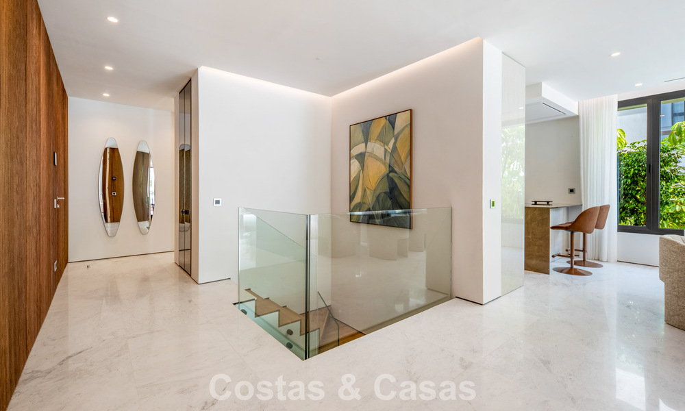 Exclusivo apartamento dúplex con interior Fendi en venta en la Milla de Oro de Marbella 802331