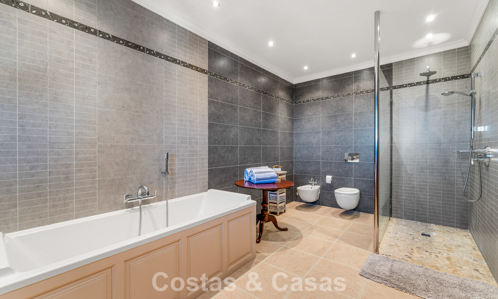 Majestuosa finca en venta en un entorno verde en la New Golden Mile entre Marbella y Estepona 802232