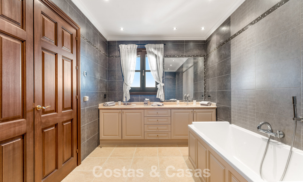 Majestuosa finca en venta en un entorno verde en la New Golden Mile entre Marbella y Estepona 802233