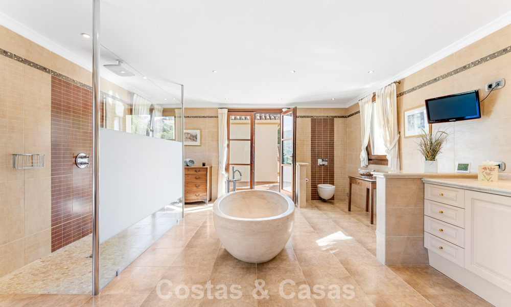 Majestuosa finca en venta en un entorno verde en la New Golden Mile entre Marbella y Estepona 802239