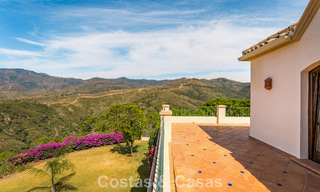 Majestuosa finca en venta en un entorno verde en la New Golden Mile entre Marbella y Estepona 802274 