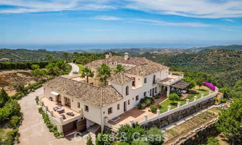 Majestuosa finca en venta en un entorno verde en la New Golden Mile entre Marbella y Estepona 802278