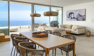 Ático dúplex moderno y luminoso con vistas frontales al mar en venta en Benalmádena, Costa del Sol 802174 