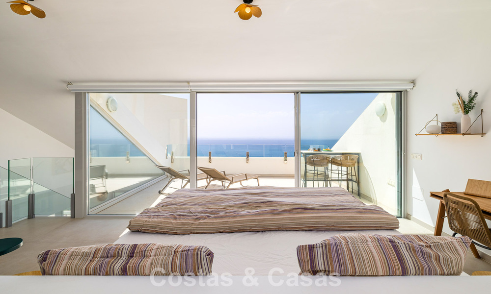 Ático dúplex moderno y luminoso con vistas frontales al mar en venta en Benalmádena, Costa del Sol 802179