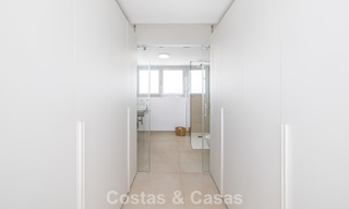 Ático dúplex moderno y luminoso con vistas frontales al mar en venta en Benalmádena, Costa del Sol 802181 
