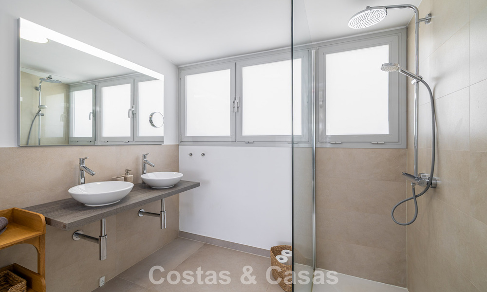 Ático dúplex moderno y luminoso con vistas frontales al mar en venta en Benalmádena, Costa del Sol 802184