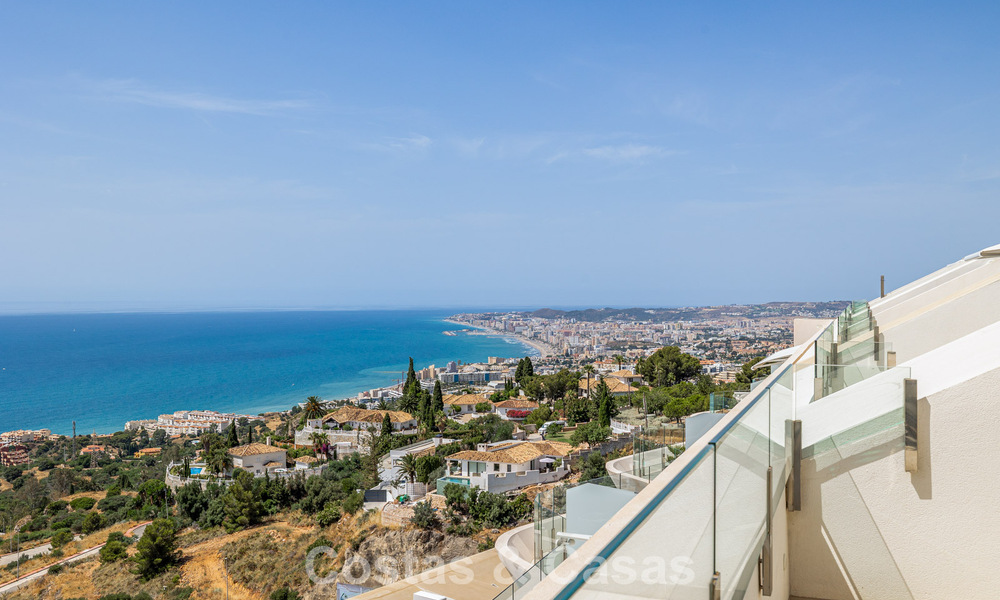 Ático dúplex moderno y luminoso con vistas frontales al mar en venta en Benalmádena, Costa del Sol 802187